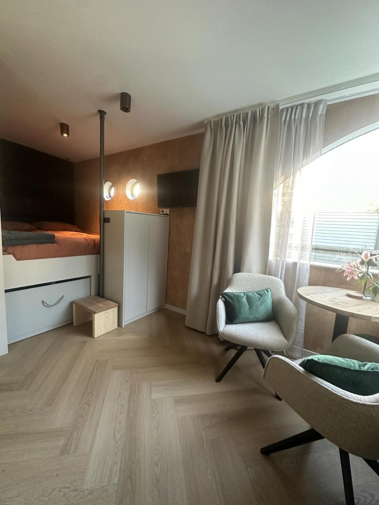 Houseboat Bnb The Floating Nest Amsterdam Exterior photo